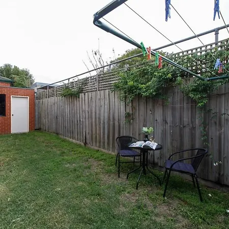 Heart Of Mckinnon Units By Ready Set Host Melbourne Exterior photo